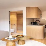 Refined Studio With Balcony - 2P - Saint Lazare