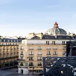 Refined Studio With Balcony - 2P - Saint Lazare