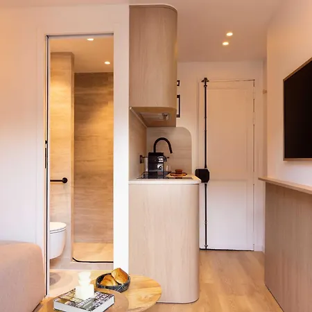Refined With Balcony - 2p - Saint Lazare Appartamento *